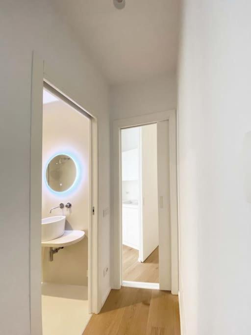 קומו The Window On The Theatre And The Cathedral - Luxury Apartment מראה חיצוני תמונה